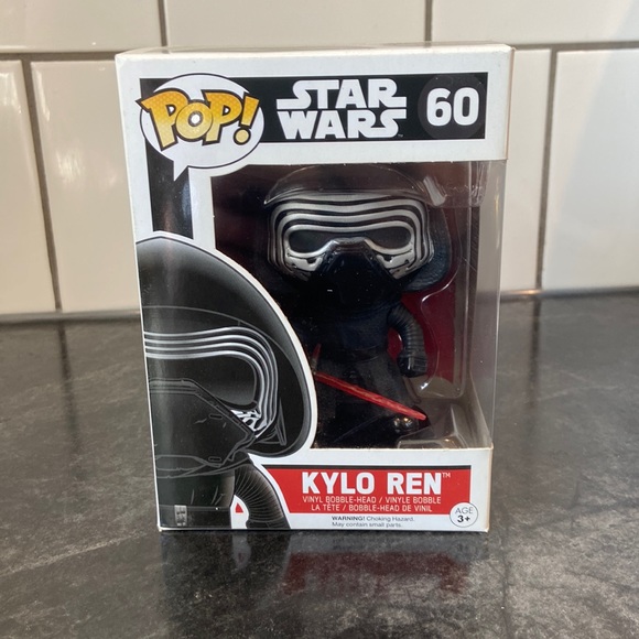 Kylo Ren POP - Picture 1 of 2